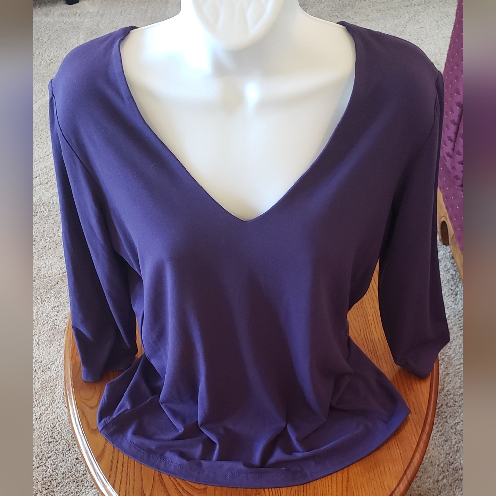 Foley's purple v-neck blouse, size M - NEW
